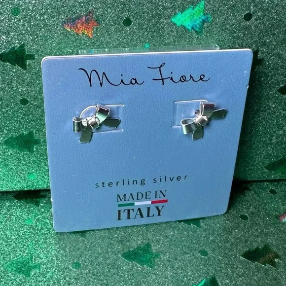 Mia Fiore Silver Bow Stud earrings NWT - Picture 3 of 6